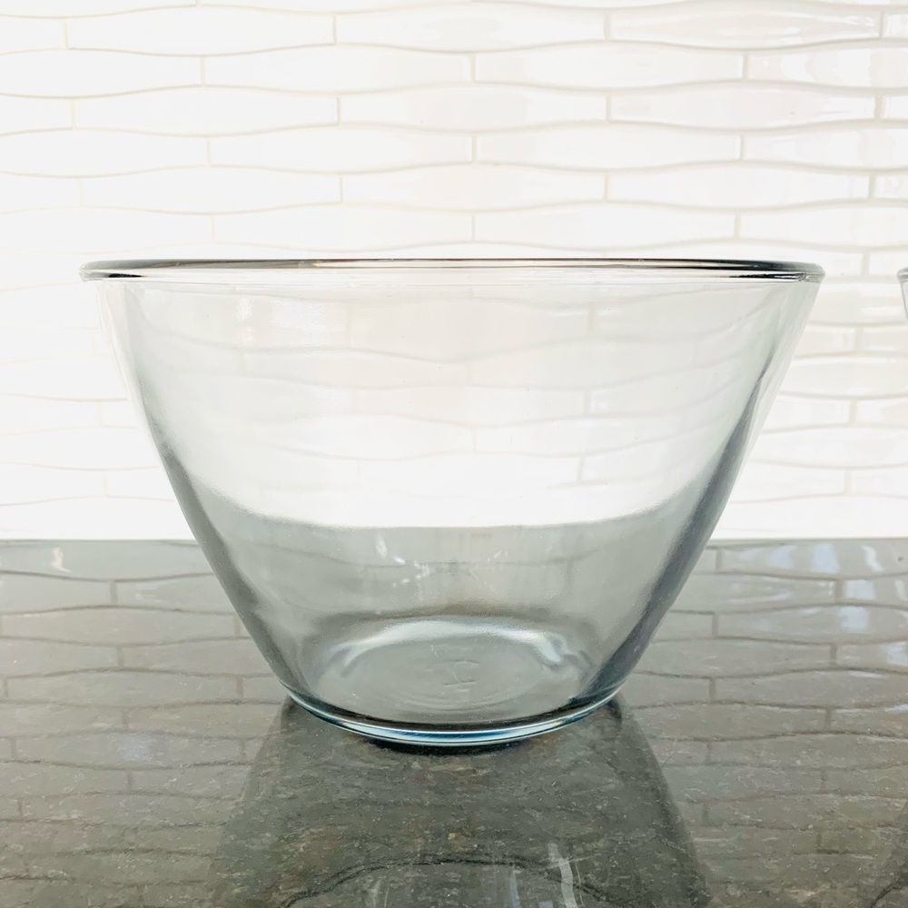 🔹 NEW Set of 2 Bowls 
Height 6 inches 
Wide 10 inches